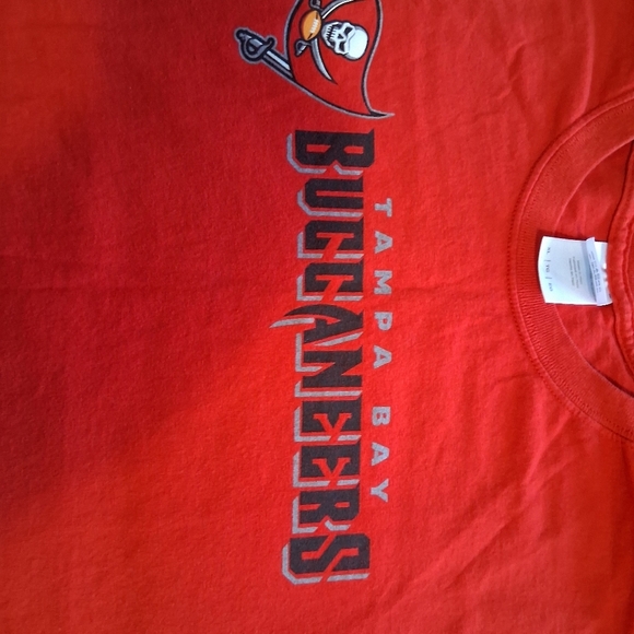 Tampa Bay Buccaneers Gameday Giveaway Red T-shirt. Excellent Condition MENS XL. - Picture 3 of 5